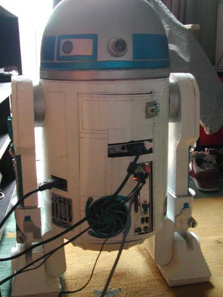 r2d2casemod4.jpg