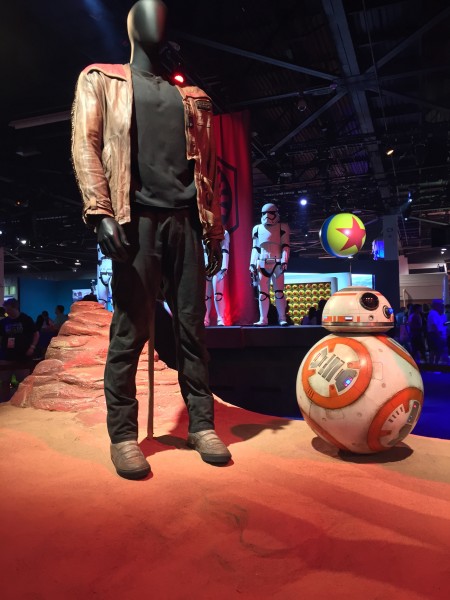 star-wars-7-bb-8-finn-costume-d23