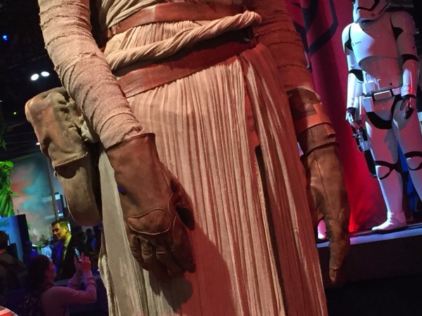 star-wars-7-rey-costume-detail