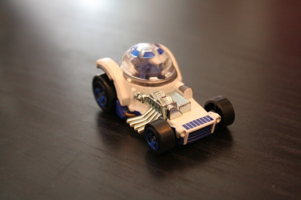 star-wars-hot-wheels-r2-d2-2