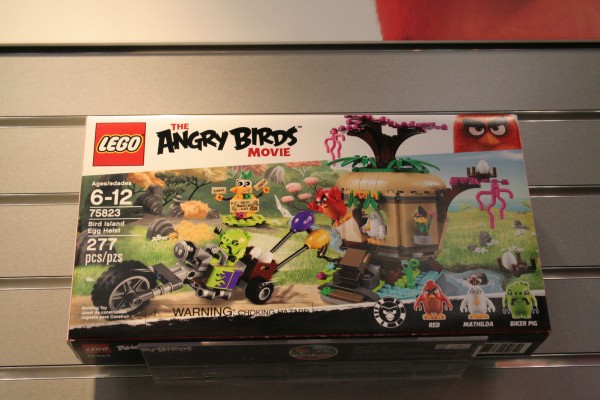 angry-birds-lego-toy-fair-10