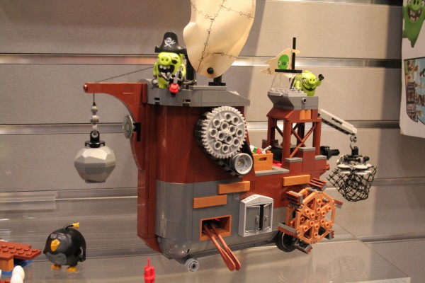 angry-birds-lego-toy-fair-5