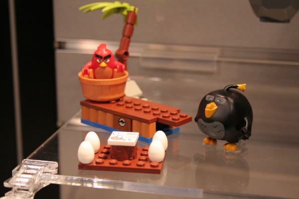 angry-birds-lego-toy-fair-6