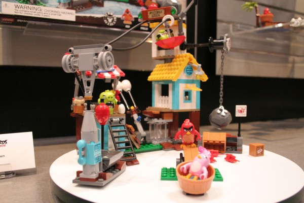 angry-birds-lego-toy-fair-9