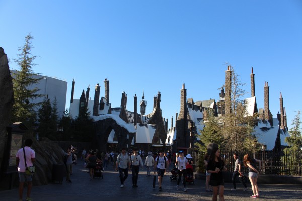 wizarding-world-of-harry-potter-hogsmeade-21