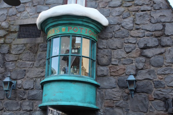 wizarding-world-of-harry-potter-hogsmeade-36