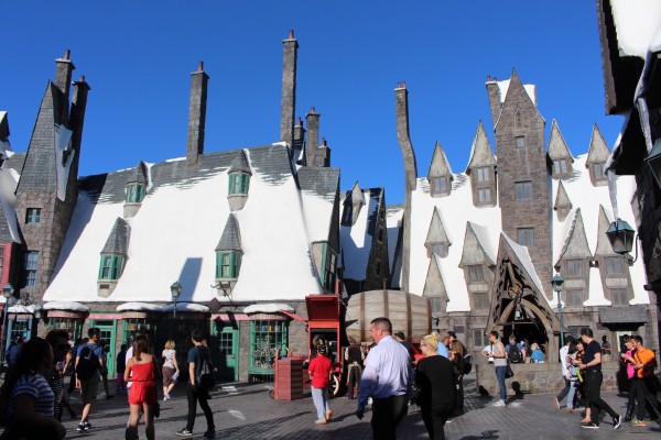 wizarding-world-of-harry-potter-hogsmeade-7