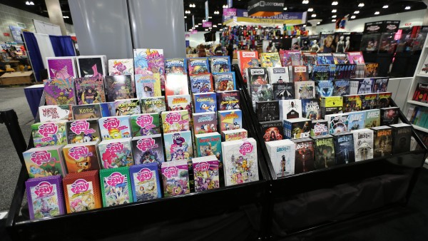 wondercon-2016-convention-floor-image (13)