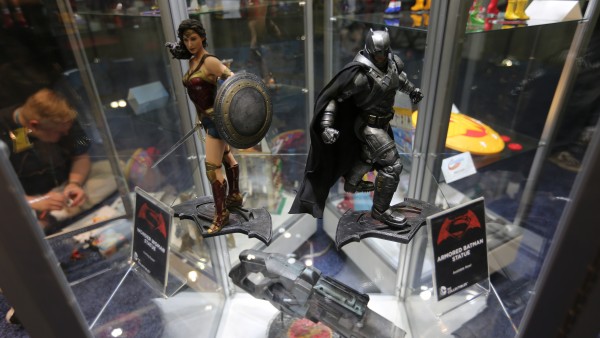 wondercon-2016-convention-floor-image (22)