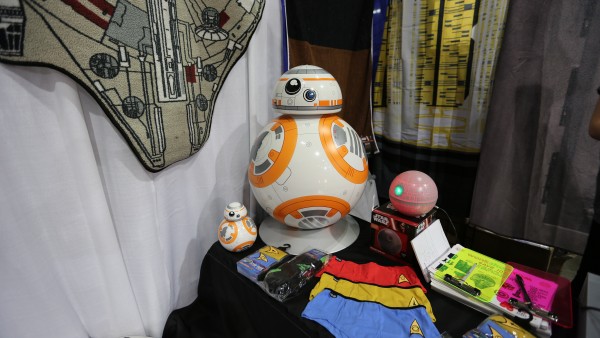 wondercon-2016-convention-floor-image (58)