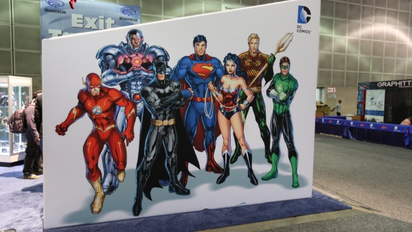 wondercon-2016-convention-floor-image (7)