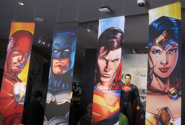 dc-universe-the-exhibit-01