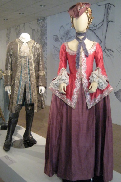 outlander-exhibit-08