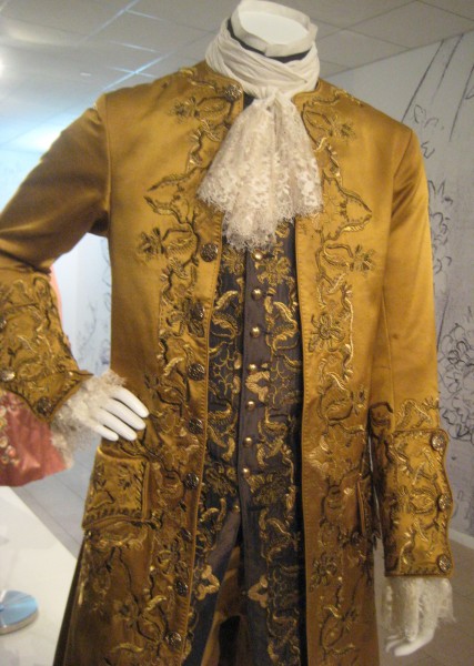 outlander-exhibit-25