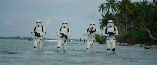 imagen-rogue-one-celebration-reel-stromtroopers