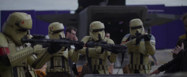 imagen-rogue-one-celebration-reel-sandtroopers