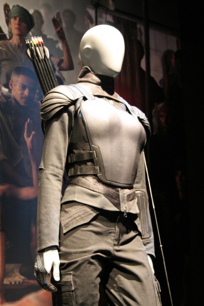 hunger-games-experience-katniss-costumes-5