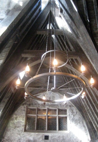 wizarding-world-of-harry-potter-three-broomsticks-7