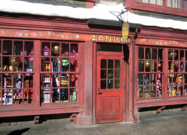 wizarding-world-of-harry-potter-zonkos-shop